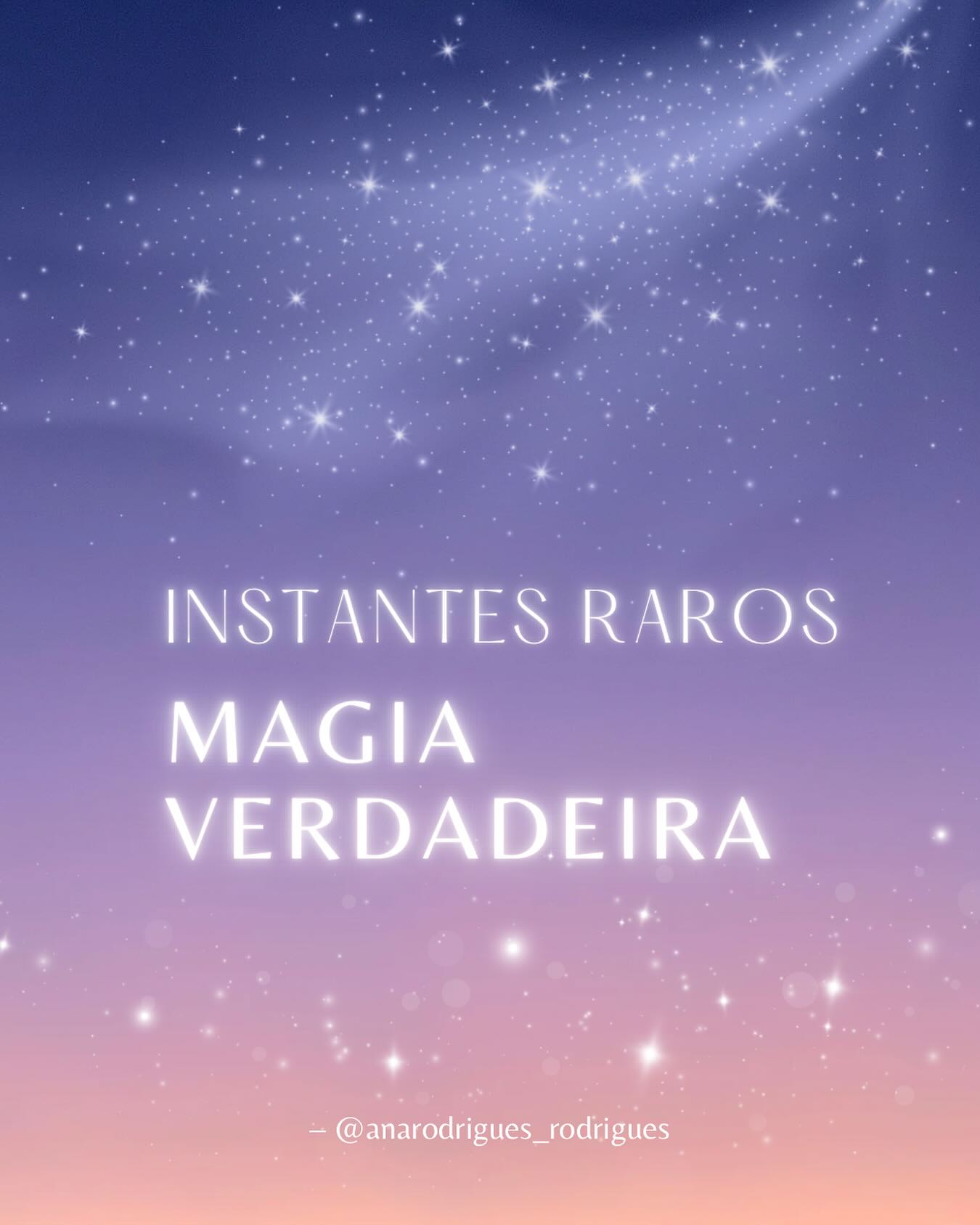 A astrologia mágica não é comum — e justamente por isso é tão especial.
Enquanto a astrologia cotidiana observa os movimentos celestes para compreender o fluxo da vida, a astrologia mágica busca capturar um instante precioso em que Céu e Terra respiram em uníssono.
Recentemente, alguém me pediu ajuda para escolher um momento para fazer um perfume de Vênus. Tinha boas intenções e algum conhecimento, mas ainda não sabia reconhecer todos os sinais no mapa do tempo.  E isso é compreensível, porque esses momentos perfeitos não se oferecem com facilidade e exigem um conhecimento sólido de astrologia. Quando os astros se alinham de forma tão harmônica, é como se uma porta rara se abrisse — e atravessá-la exige atenção, reverência e preparo.
A prática mágica não se sustenta apenas no instante: também vive na matéria. Cada cor, cada erva, cada aroma, cada pedra e cada metal associados aos planetas carrega um princípio antigo e sagrado. Não são substituíveis por “algo parecido” — porque a correspondência mágica não é estética, mas essencial.
Por isso, a astrologia mágica não é para ser feita de forma leviana ou superficial, com a receita da internet. Ela pertence àqueles que sabem traduzir os céus e falar a língua dos astros, ou que caminham guiados por alguém que já trilhou esse caminho.
Quando um momento astrológico verdadeiramente auspicioso se apresenta, ele é um presente do tempo. Raro. Belo. Potente. E é justamente essa raridade que torna a astrologia mágica tão especial.
#astrologia #astrologiaclassica #anarodrigues_astrologa